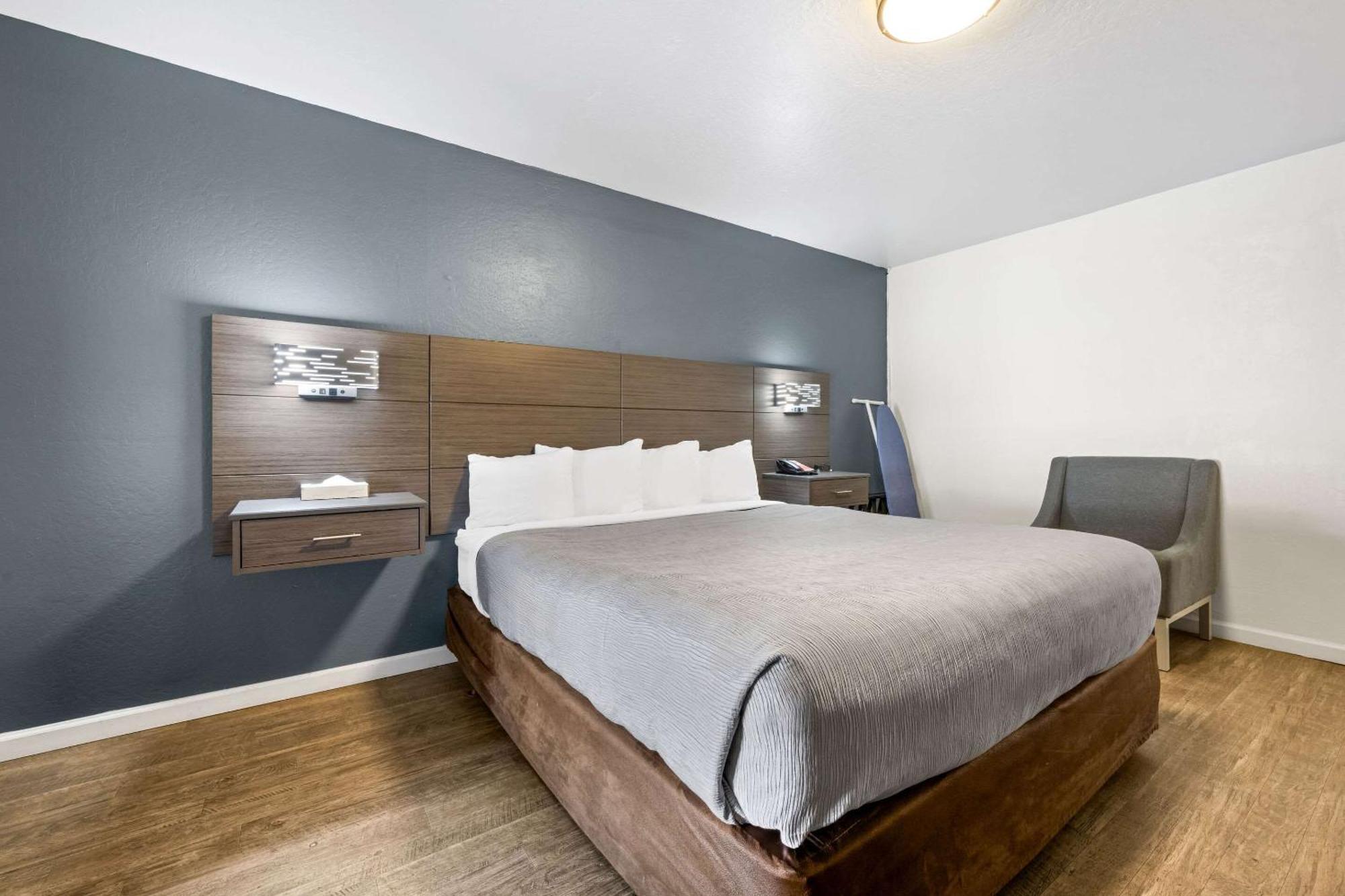 Hotel Econo & Heavenly Village Area South Lake Tahoe